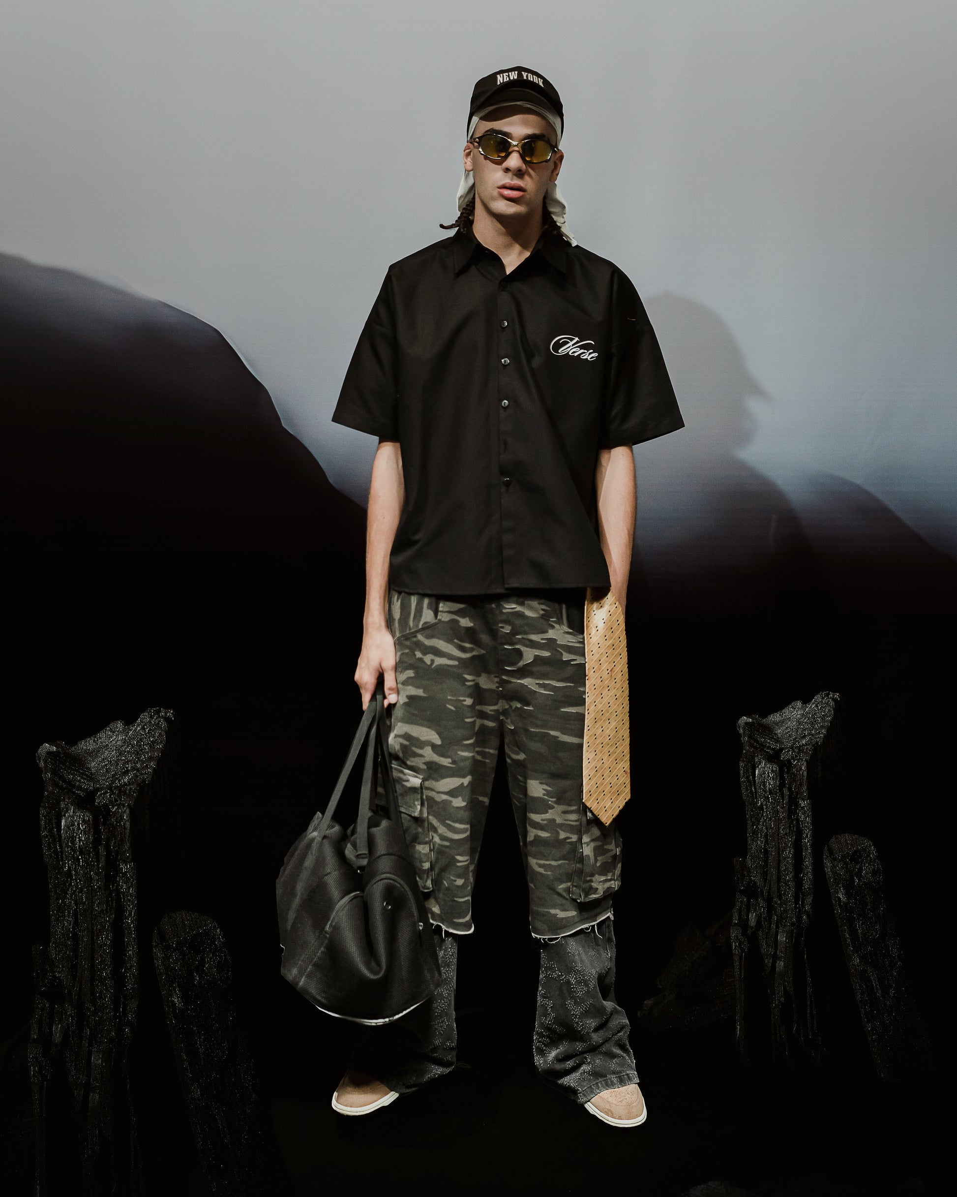 SIGNATURE BLACK SHIRT