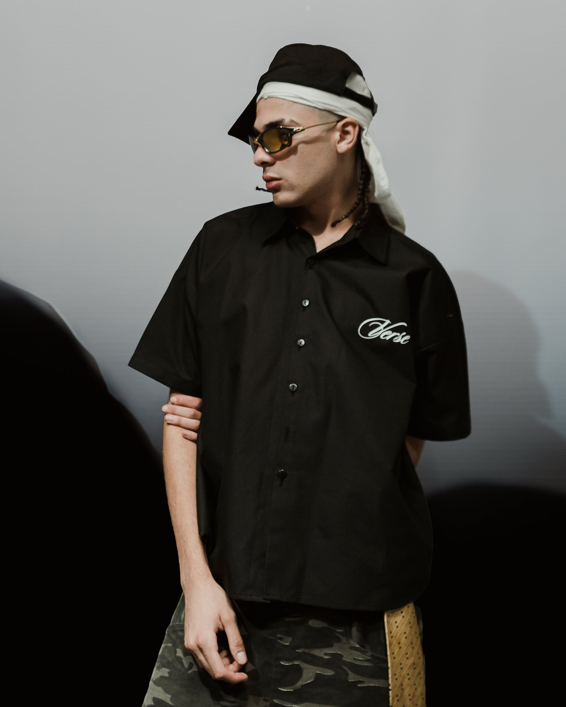 SIGNATURE BLACK SHIRT